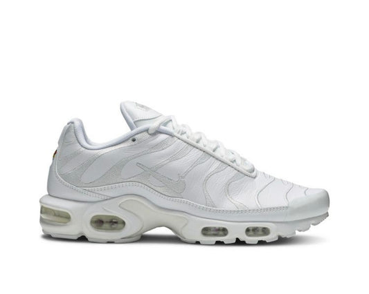 NIKE AIR MAX PLUS TN ‘TRIPLE WHITE’