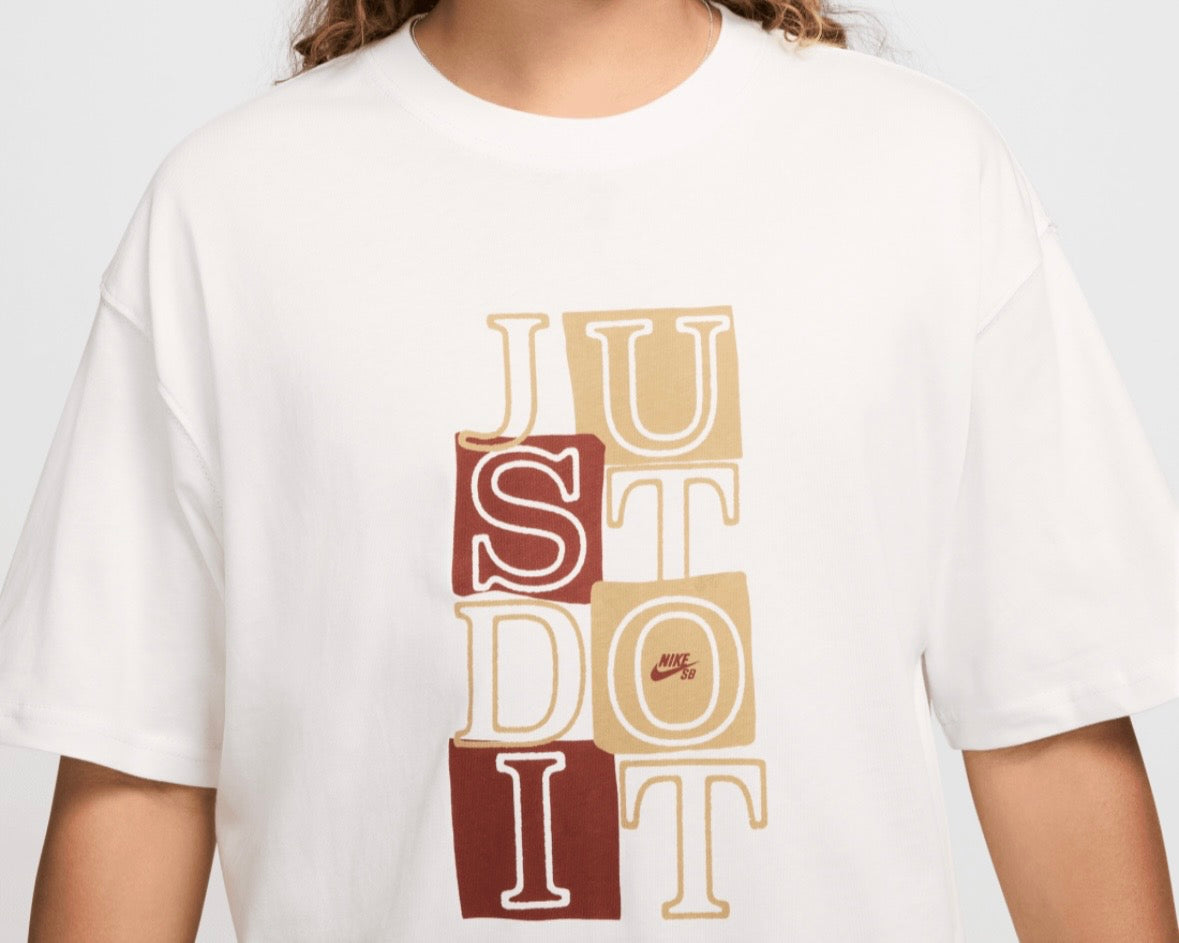 NIKE SB M90 REMIND JDI T-SHIRT ‘SUMMIT WHITE’