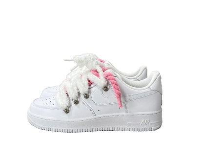 NIKE AIR FORCE 1 ‘07 ‘TRIPLE WHITE’ ‘PINK CHIMNEY CAKE ROPE LACES’