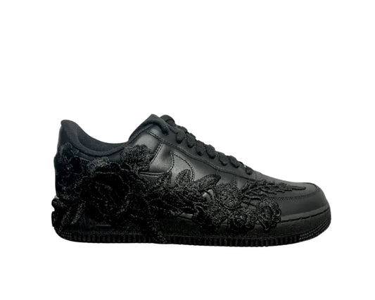 NIKE AIR FORCE 1 ‘07 ‘TRIPLE BLACK ‘BLACK ROSE’